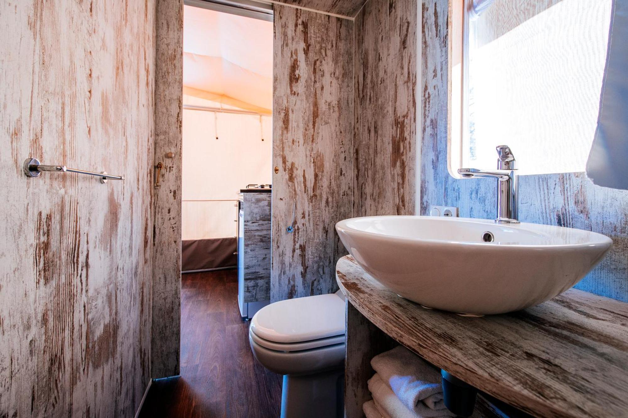 Zaton Holiday Resort Glamping Tents Nin Habitación foto